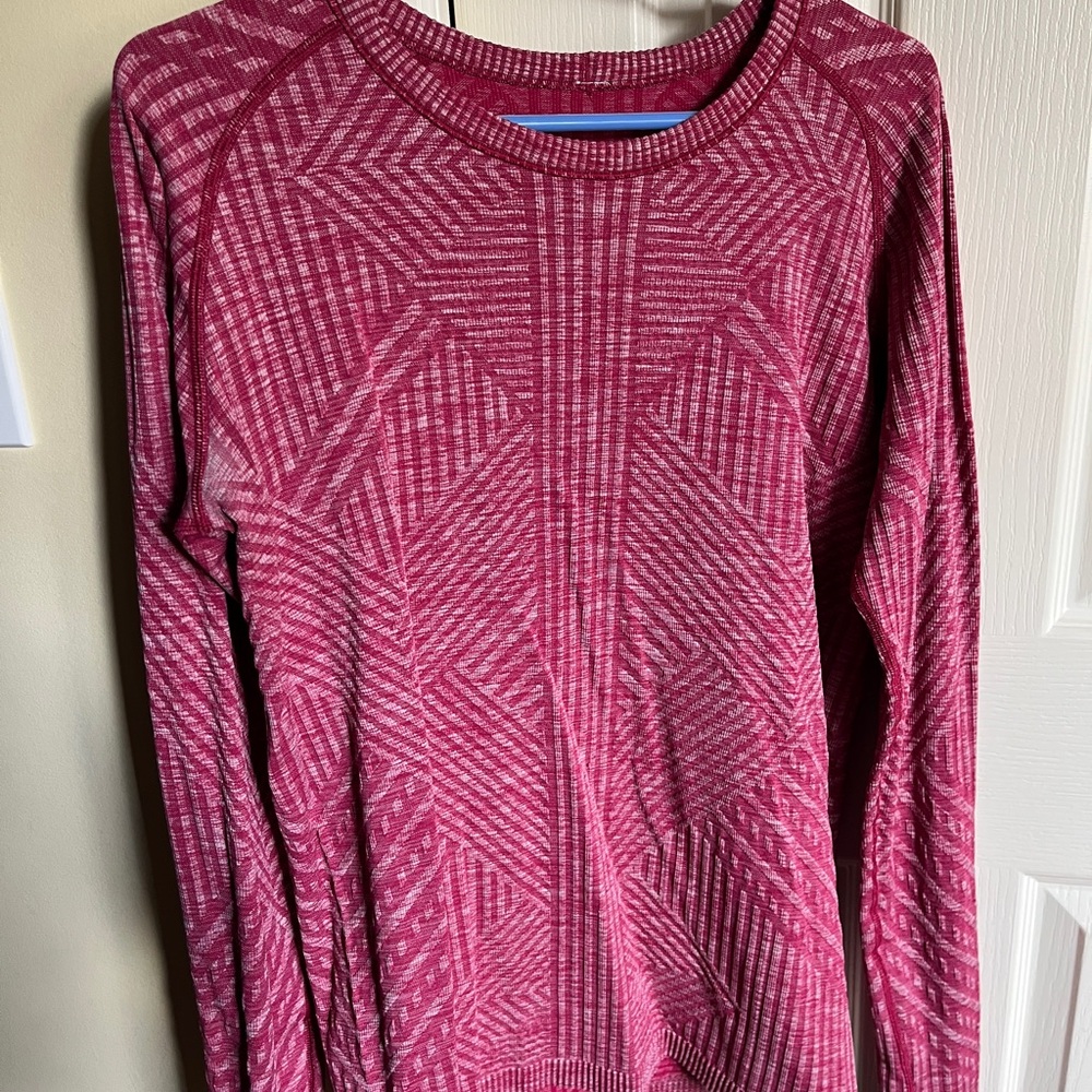 lululemon athletica raspberry geometric long sleeve top